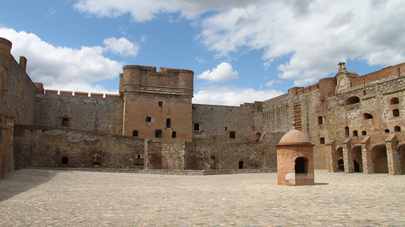 Redstone Keep - Main Courtyard